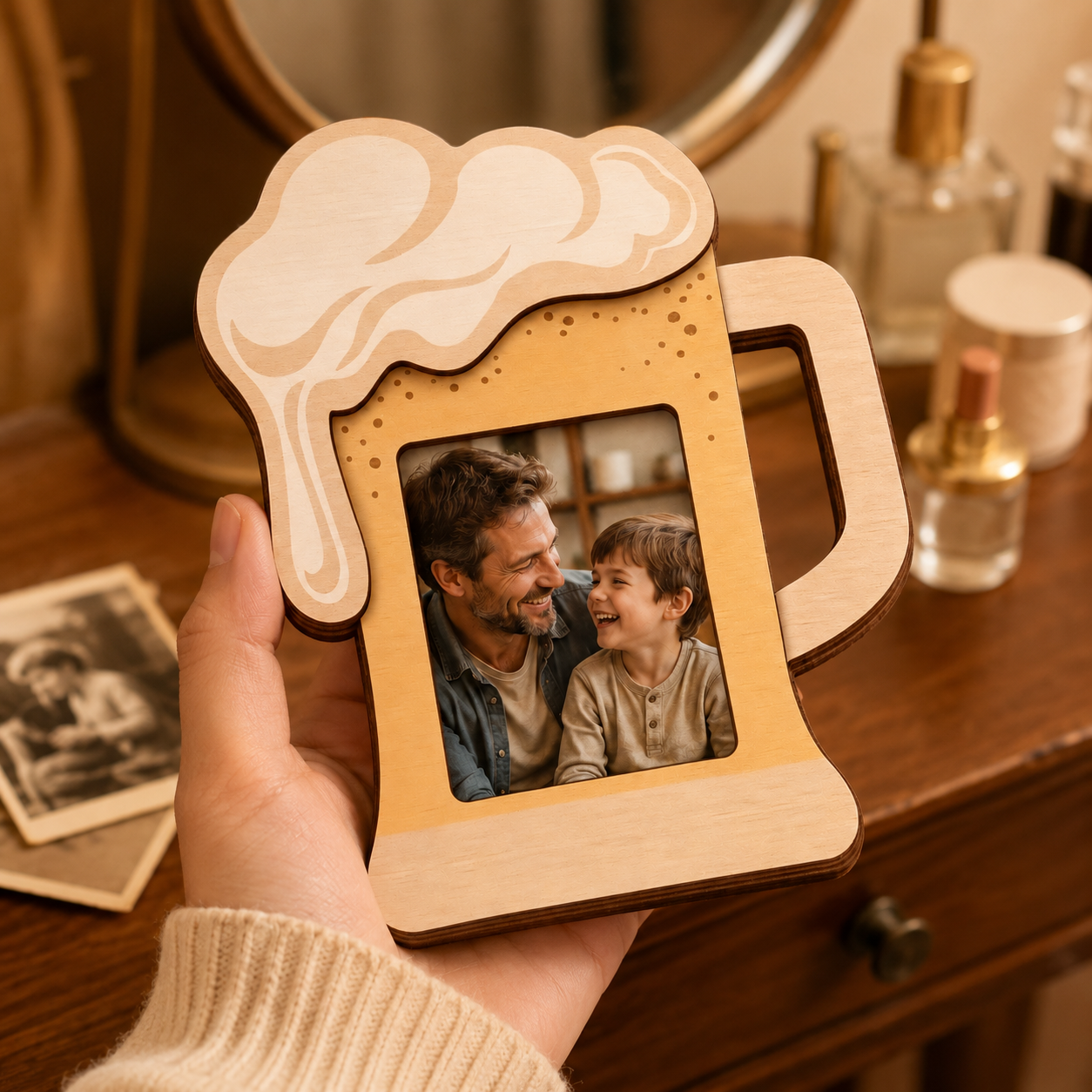 MemoryForU Personalized Daddy Wooden Photo Frame with Beer Mug Design, Custom Father’s Day Picture Keepsake, Fun Gift for Dad